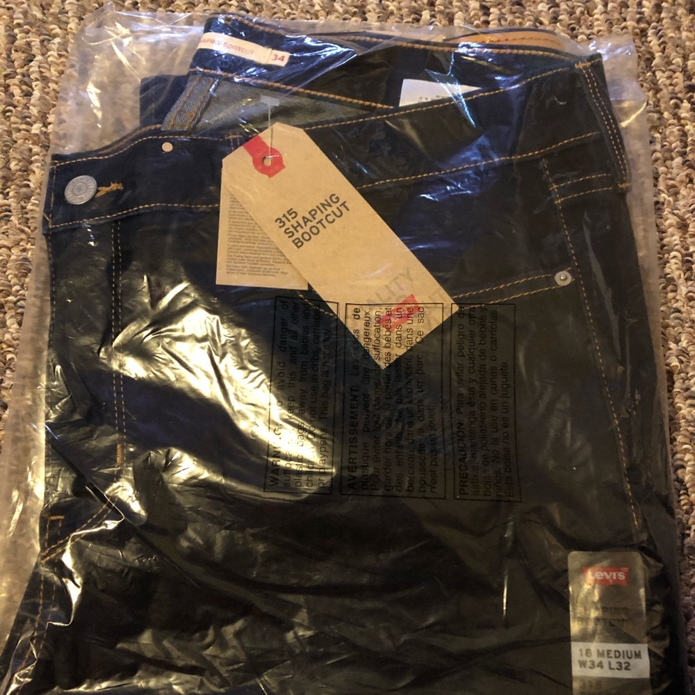 Levi’s 315 Shaping Bootcut Jeans (new, never worn)